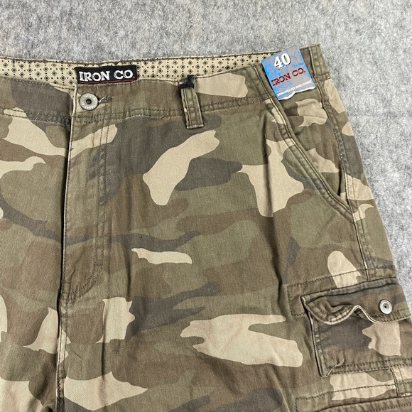 Iron Co Shorts Men's 40 Green Camouflage Baggy‎ Wide Leg Y2K Cargo NWT - Picture 2 of 13
